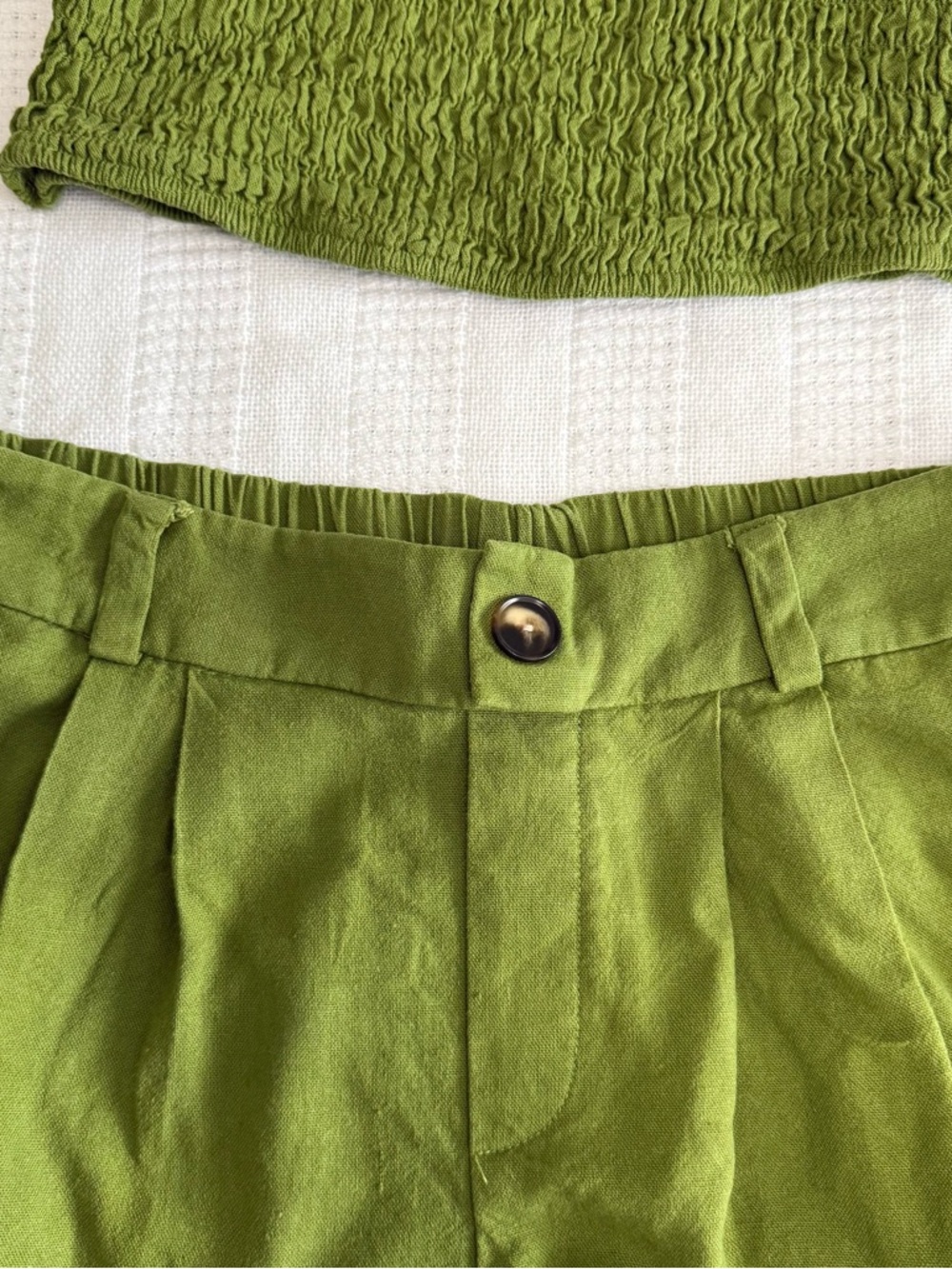 Monteau Bright Olive Green Linen Blend Set with cropped Smocked Ruffled Top - Picture 5 of 11